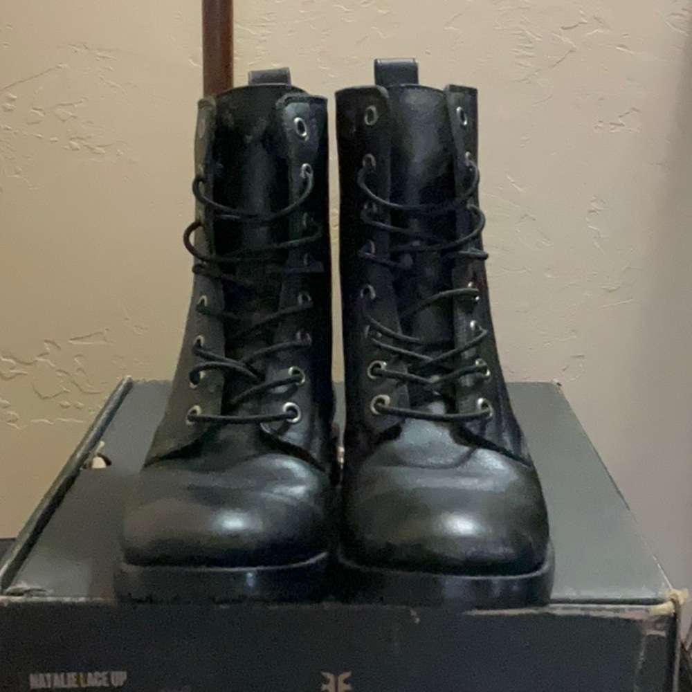 Frye Natalie Women's Black Leather Lace-Up Combat Boots - Picture 2 of 11
